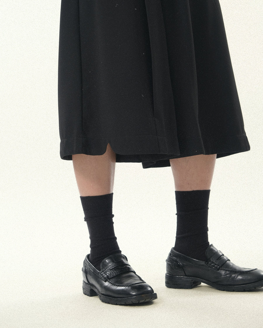 Pleat Fan Shorts ᛝ Black