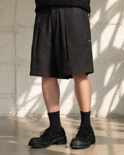 Contour Pleat Shorts ᛝ Black