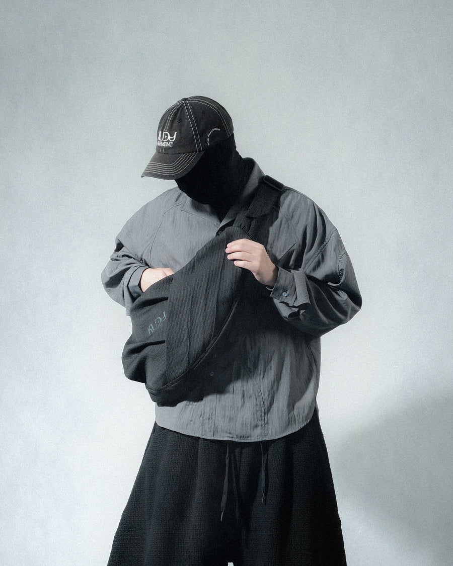 Arc Sling Bag ᛝ Black