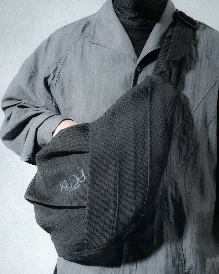 Arc Sling Bag ᛝ Black