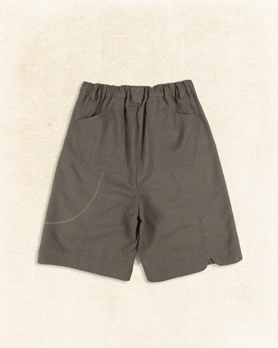 Curved Pocket Shorts ᛝ Taupe