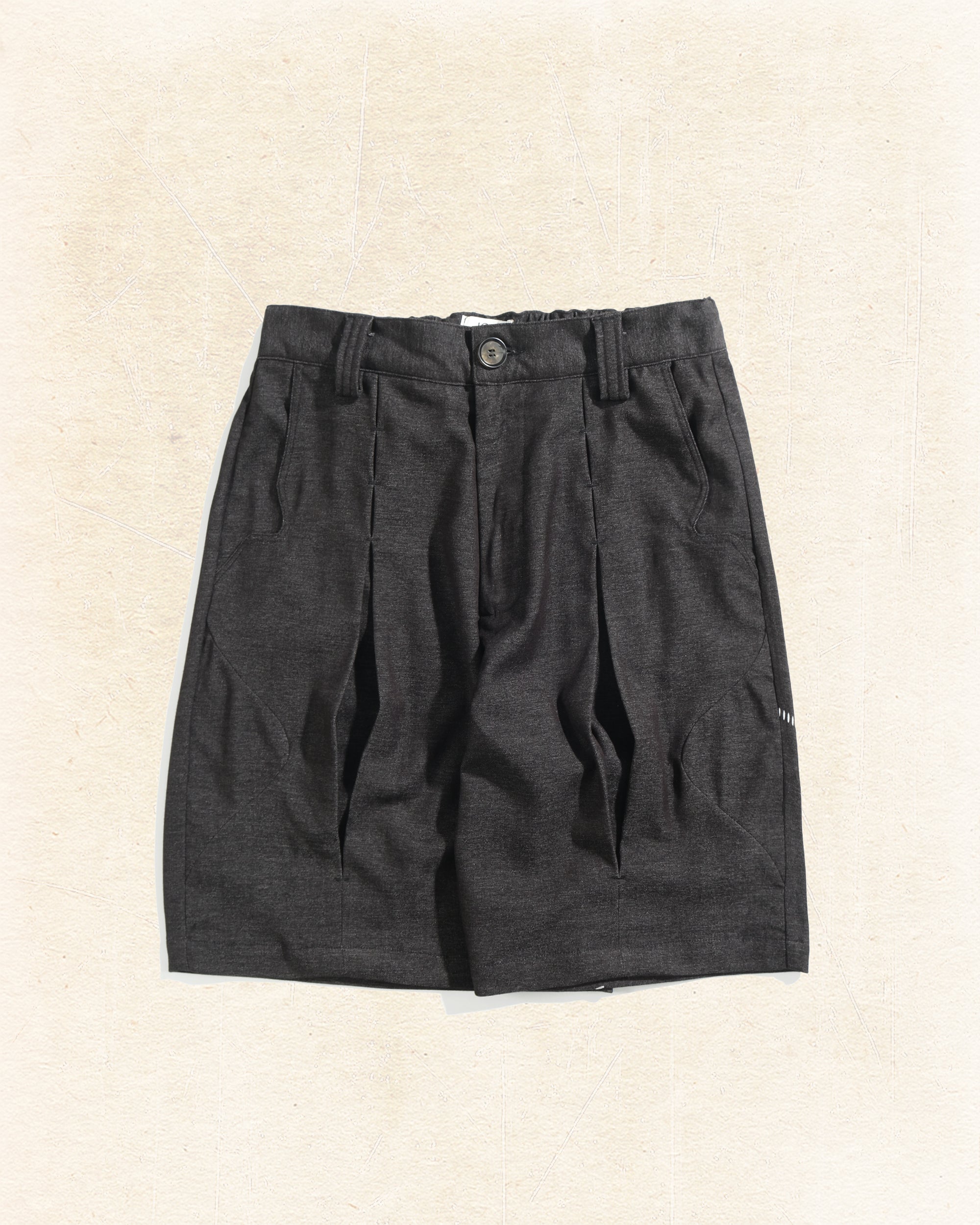 Contour Pleat Shorts ᛝ Black