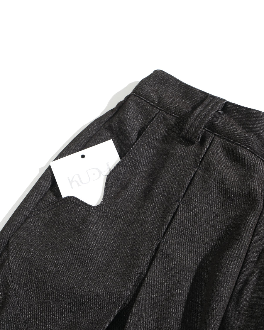 Contour Pleat Shorts ᛝ Black