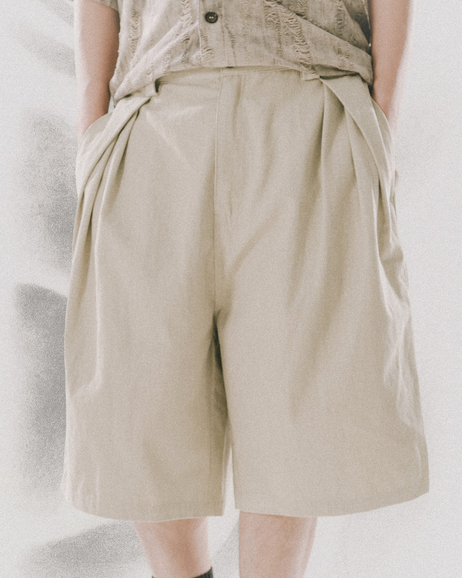 Double-Pleated Shorts ᛝ Khaki