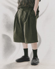 Double-Pleated Shorts ᛝ Deep Green