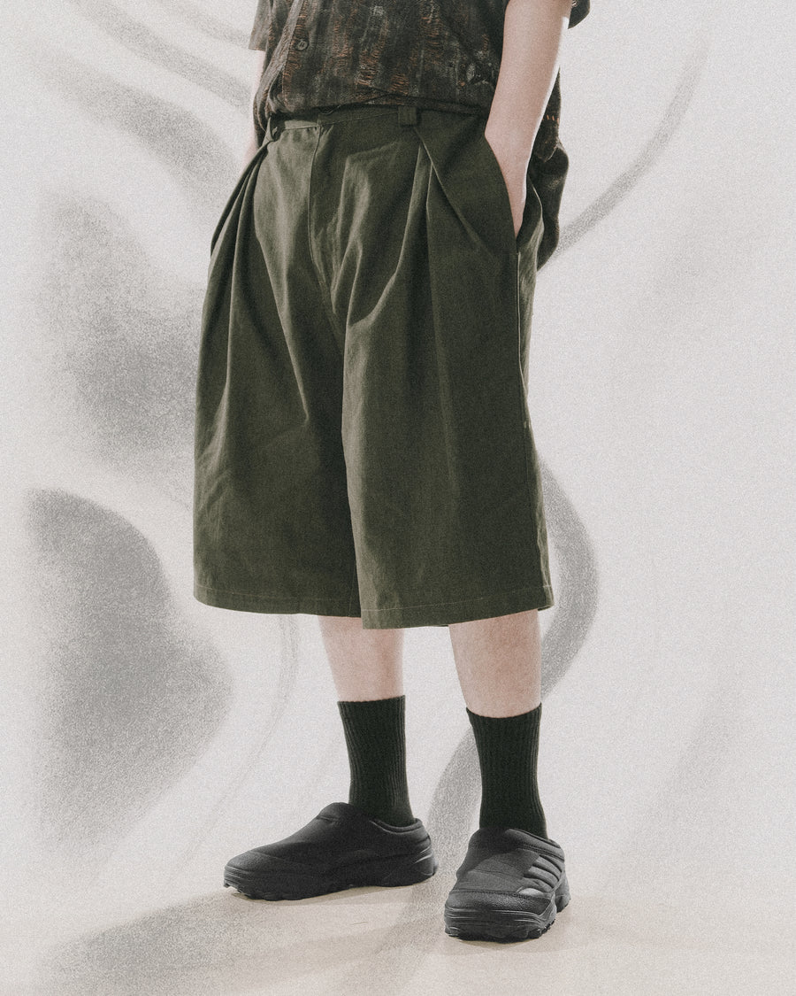 Double-Pleated Shorts ᛝ Deep Green
