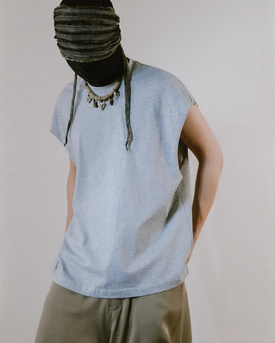 Sleeveless T-shirt ᛝ Grey